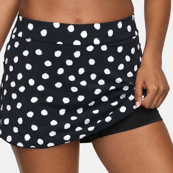 Outdoor Voices Pants - Outdoor Voices Black and White Polka Dot Skort